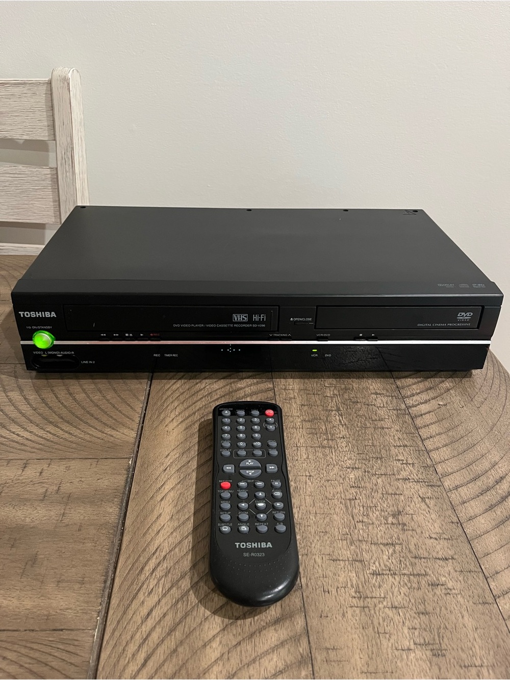 Toshiba VCR Recorder Combo Player DVD / VHS SD-V296 K-TU + Remote TESTED WORKS